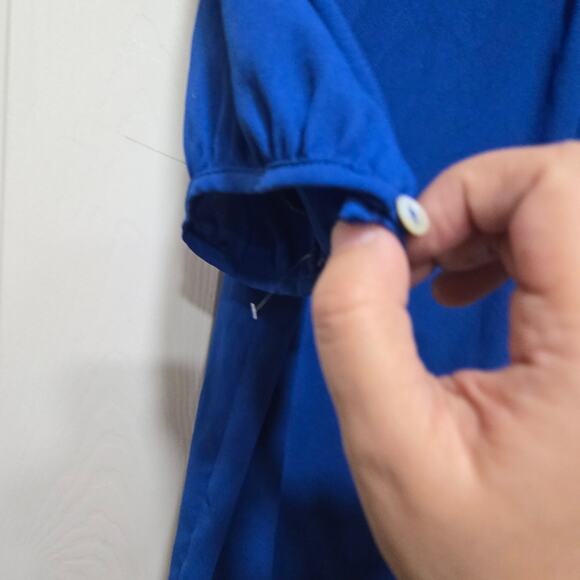 Chico’s Blue Tie Front Button Blouse Size 1 (M) Short Sleeve - Picture 4 of 7